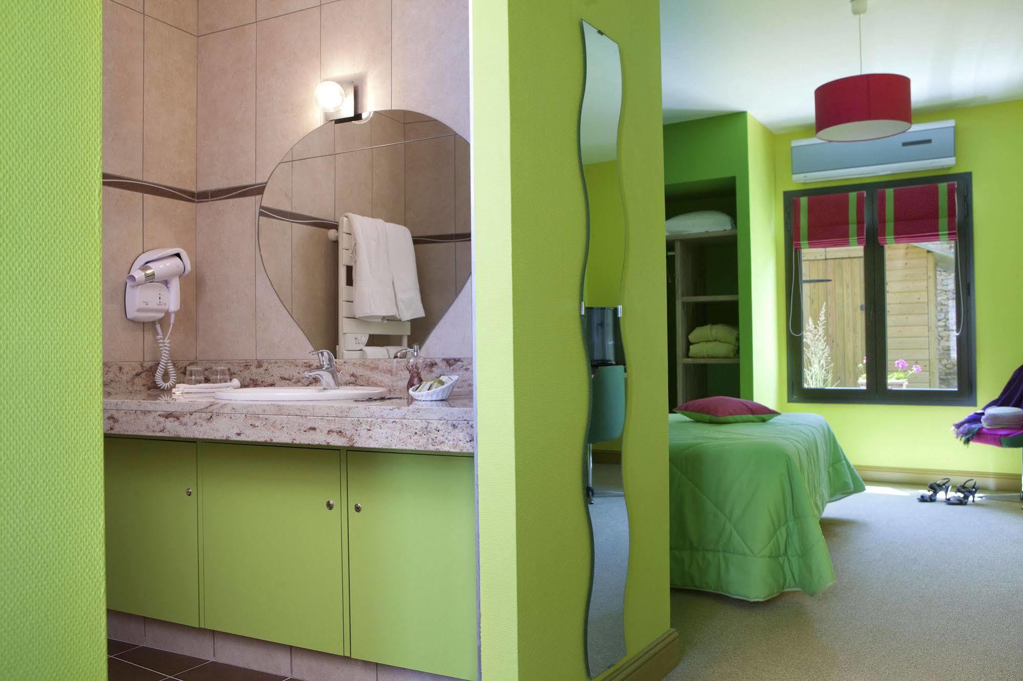 Logis Hotel O En Couleur Oucques-la-Nouvelle Экстерьер фото