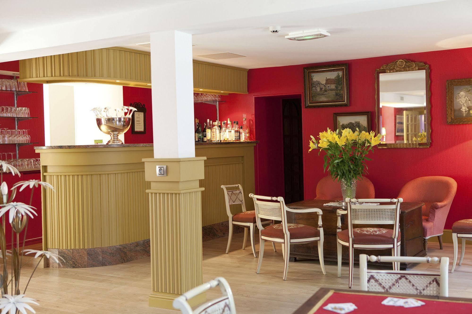 Logis Hotel O En Couleur Oucques-la-Nouvelle Экстерьер фото